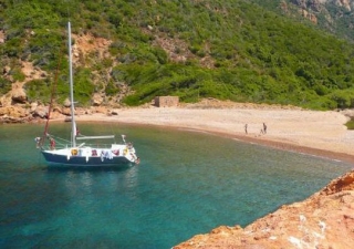  Córcega desde el mar 